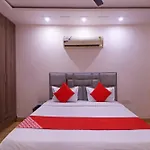 Hotel O Pari Residency