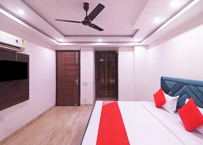 Hotel O Pari Residency