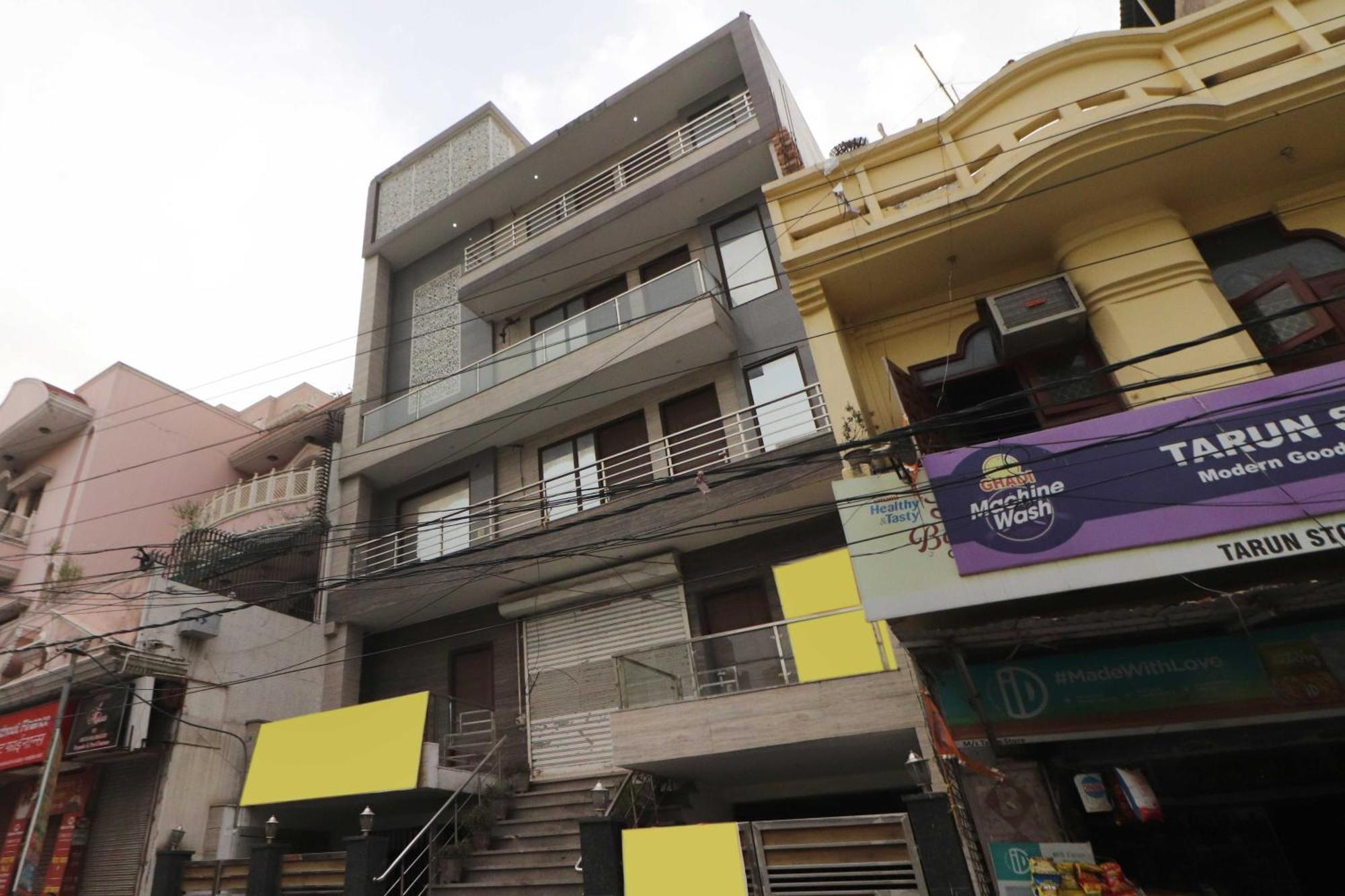 Hotel O Pari Residency