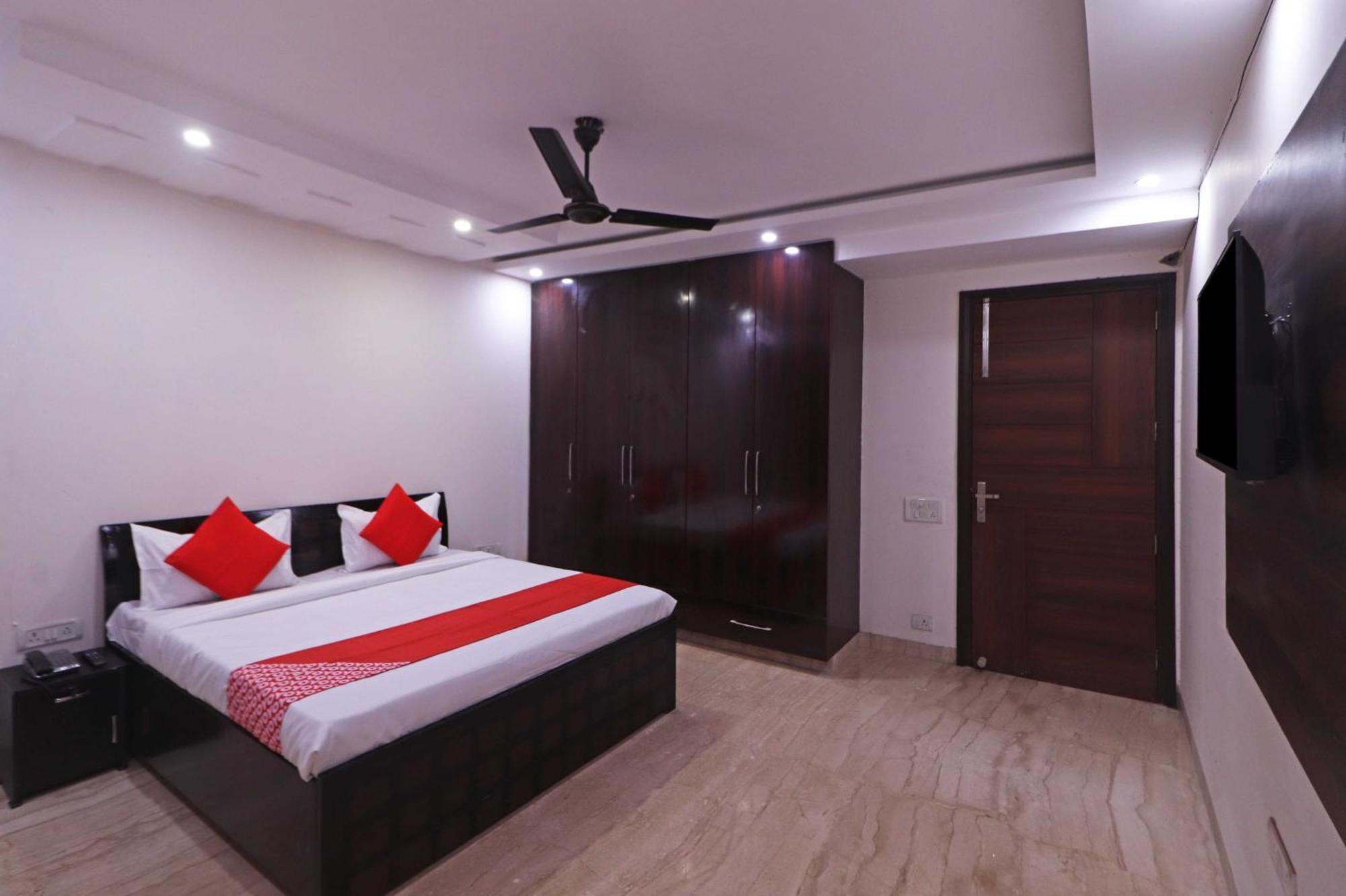 Hotel O Pari Residency 3*
